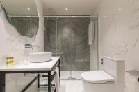 Eurostars Puerta Realにあるバスルーム