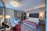 The Groton Innにあるベッド