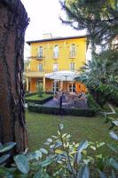 Vonkajšia záhrada v ubytovaní Hotel Alibi