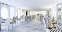 A restaurant or other place to eat at Hotel Suites Albayzin Del Mar
