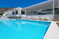 Bazén v ubytovaní Villa Dione in Pefkos, Lindos area alebo v jeho blízkosti