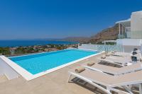 Bazén v ubytovaní Villa Dione in Pefkos, Lindos area alebo v jeho blízkosti