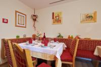 Restauracja lub miejsce do jedzenia w obiekcie Fremdenpension Alpenruhe