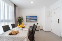TV a/nebo společenská místnost v ubytování VV LOYANT CANTERAS "by henrypole home"