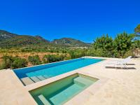 Bazén v ubytovaní Holiday Home Can Garcia by Interhome alebo v jeho blízkosti