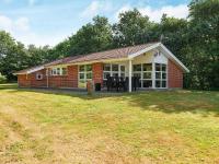 Půdorys ubytování Four-Bedroom Holiday home in Oksbøl 18
