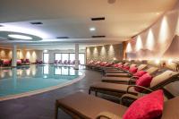 Basen w obiekcie Hotel Adapura Wagrain lub w pobliżu