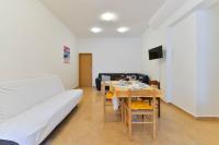 TV a/nebo společenská místnost v ubytování Apartments Lavanda