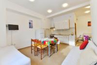 Kuchyň nebo kuchyňský kout v ubytování Apartments Lavanda