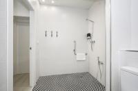 Koupelna v ubytování HI ROOM - Smart Apartments - AC