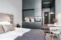 Forenom Hotel Arlandaにあるキッチンまたは簡易キッチン