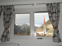 A general mountain view or a mountain view taken from Az apartmant
