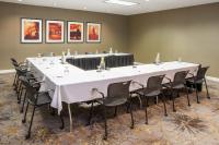 Crowne Plaza Suites MSP Airport - Mall of America by IHGにあるビジネスエリアまたは会議室