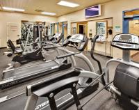 Das Fitnesscenter und&#47;oder die Fitnesseinrichtungen in der Unterkunft Holiday Inn Hotel &amp; Suites Council Bluffs by IHG