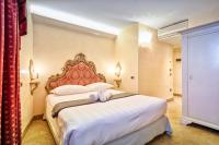 Hotel Vecellio Venice on the Lagoonにあるベッド
