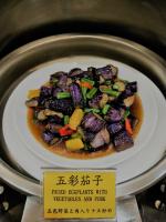 ホテルの敷地内または近くでの食事または食べ物