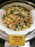 ホテルの敷地内または近くでの食事または食べ物