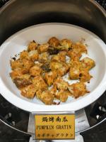ホテルの敷地内または近くでの食事または食べ物