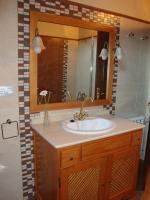 A bathroom at Apartamentos Rurales Posada de las Hoces