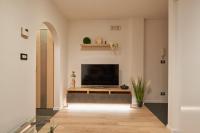 A television and/or entertainment centre at Villa Romana Meran
