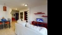 TV a/nebo společenská místnost v ubytování Apartment La Marina Sea Views with terrace By PVL
