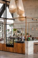 Novotel Christchurch Airportにあるレストランまたは飲食店