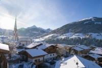 Ein allgemeiner Bergblick oder ein Berglick von des Hotels aus