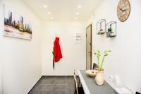 The floor plan of Perfectly located jacuzzi Apt