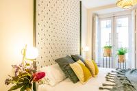 A seating area at Luxury Belmont Puerta del Sol