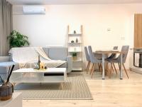 Posedenie v ubytovaní Elegant, bright spacious apartment in Bratislava center