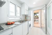 A kitchen or kitchenette at Apartamento Pinebeach