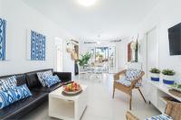 A seating area at Apartamento Pinebeach