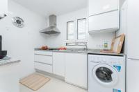 A kitchen or kitchenette at Apartamento Pinebeach