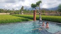 Umma Bali Menjangan Retreatの敷地内または近くにあるプール