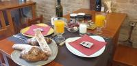 Jedlo v ubytovaní bed & breakfast alebo blízkom okolí