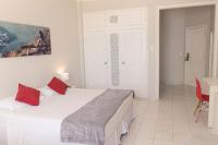 CLH Suites Domingos Ferreira