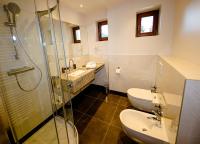 A bathroom at Appartementhaus Römerhof Superior - Kärnten Card Sommer inklusive
