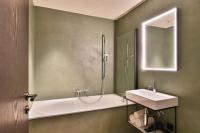 A bathroom at Warth52-W52 Apartments