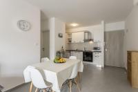 Kuchyňa alebo kuchynka v ubytovaní COOL APARTMAN