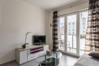 Televízia a/alebo spoločenská miestnosť v ubytovaní COOL APARTMAN