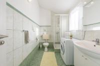 Kúpeľňa v ubytovaní Apartments Maria Kukljica