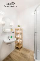 Kúpeľňa v ubytovaní J&J Apartments, Szeroka 25 Apartament 7