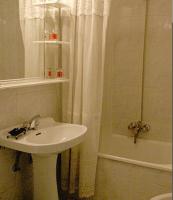 A bathroom at Hostal Delfina