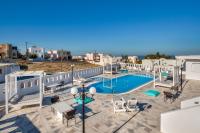 Bazén v ubytování Villa Kavallaris & Apartments nebo v jeho okolí