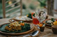 Mad i den private indkvartering eller i nærheden