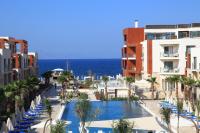 Bazén v ubytování Sundance Suites Hotel nebo v jeho okolí