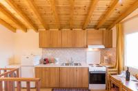 Kuchyňa alebo kuchynka v ubytovaní Venetian era - Doukades center loft apt
