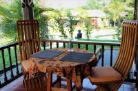 Villa Kelapa Langkawiにあるバルコニーまたはテラス