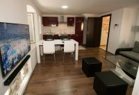 Kuchyňa alebo kuchynka v ubytovaní Fokus seaview apartment