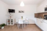 Kuchyňa alebo kuchynka v ubytovaní Apartments Laura